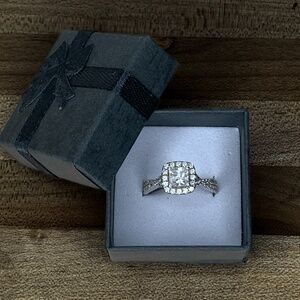 Sterling Silver Princess Cut White Cubic Zirconia Halo Engagement Ring 1.5ct